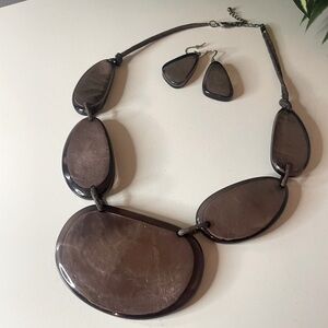 Deep Purple Iridescent Shell Pattern Necklace and Earrings